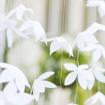 Forhæng / Backdrop Blomster hvid 1,8m, 12 stk. festartikler