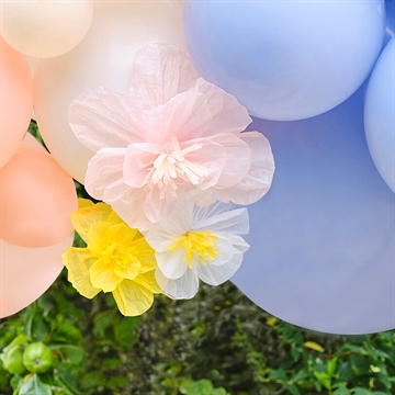 Ballonbue med blomster pastel ballonguirlande
